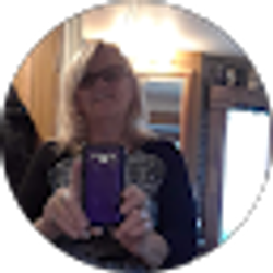 Profile photo of Carolyn Jones