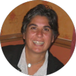 Profile photo of Eleni Carr