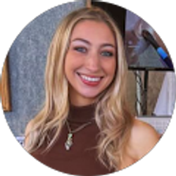Profile photo of Julie Edwards