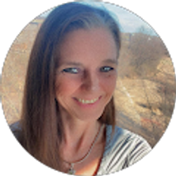 Profile photo of Amanda McCartan