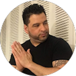 Profile photo of Johnny Valle