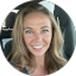 Profile photo of Sarah Honey