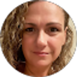 Profile photo of Amanda Betts