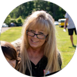 Profile photo of Ellen Harden
