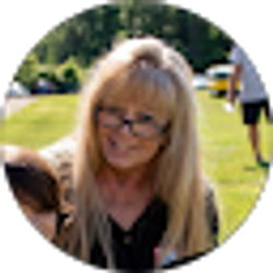 Profile photo of Ellen Harden
