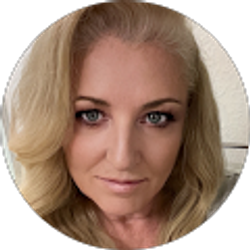 Profile photo of Susan Bee