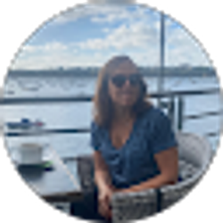 Profile photo of Julie Schneider Real Estate