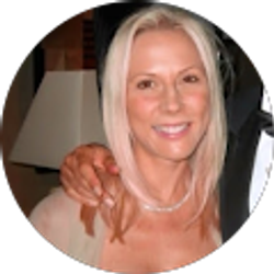 Profile photo of Julie Ukra