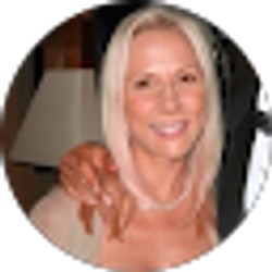 Profile photo of Julie Ukra