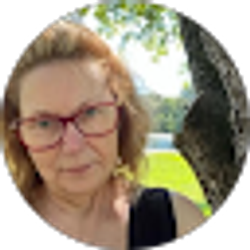 Profile photo of Helen Stencil