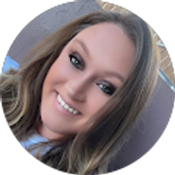 Profile photo of Lindsey Harnden