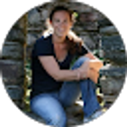 Profile photo of Laura Davies