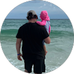 Profile photo of Derick Thompson