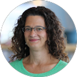 Profile photo of Stephanie Faren