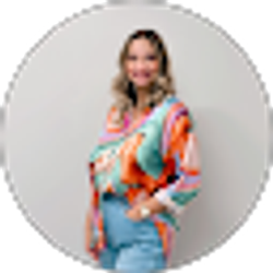 Profile photo of Lindsey Crews