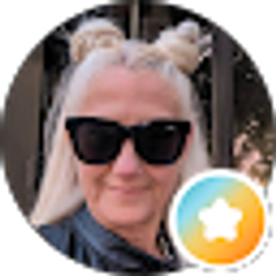 Profile photo of Annette Finsterbusch