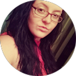 Profile photo of Izzy Queen