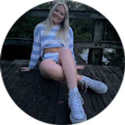 Profile photo of Emmy Leach