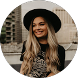 Profile photo of Lindsey Clawson