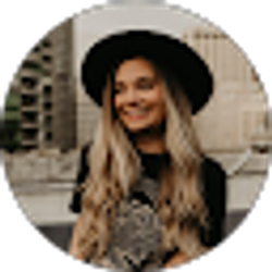 Profile photo of Lindsey Clawson