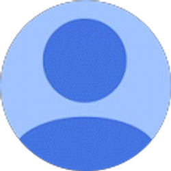 Profile photo of Suzanne Lindabery