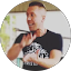 Profile photo of Ross Thornton