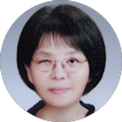 Profile photo of Deborah Kim-Baumann