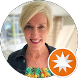 Profile photo of Mia Voss