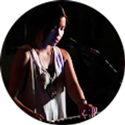 Profile photo of Denise Santos