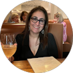 Profile photo of Angela Tunales