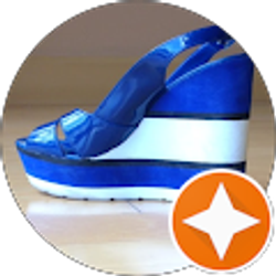 Profile photo of Kelly Evans