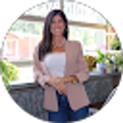 Profile photo of Mary Beth Walsh