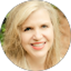 Profile photo of Lorna Ray