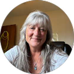 Profile photo of Denise Pierson