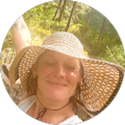 Profile photo of April Thompson