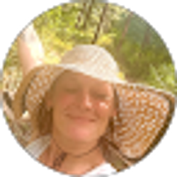 Profile photo of April Thompson