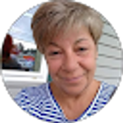 Profile photo of Sara Mills