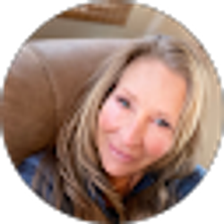 Profile photo of Julia Bruns