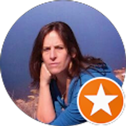 Profile photo of Vikki Thomson