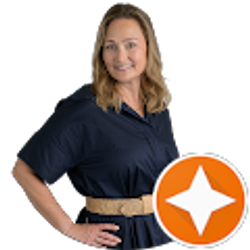 Profile photo of Carrie Floss