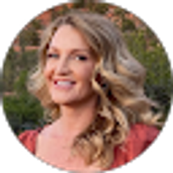 Profile photo of Julie Kinart