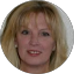Profile photo of Suzanne Schmidt