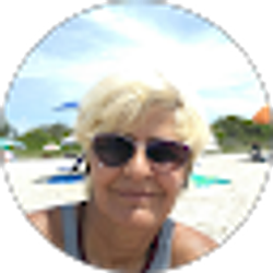Profile photo of Lucia Perez