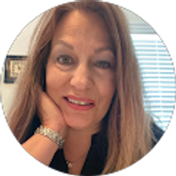 Profile photo of Michelle Stasik