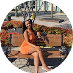 Profile photo of Arianna Bowles