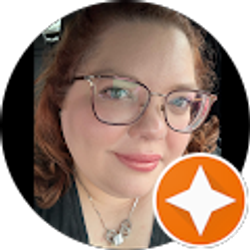 Profile photo of Lindsay Benefield