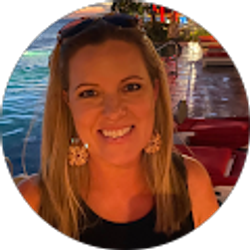 Profile photo of Jennifer Medeiros