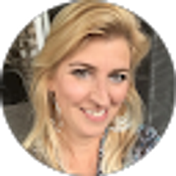 Profile photo of Rowena Scarbrough