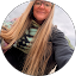 Profile photo of Shannon Farber