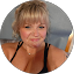 Profile photo of Crystal Holmes